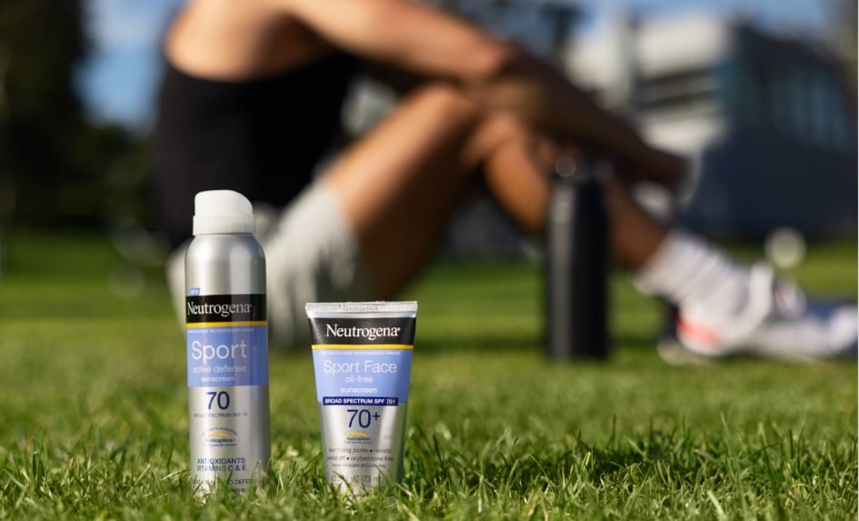 Defend against UVA and UVB rays to maintain a healthy dynamic barrier and cellular activity.