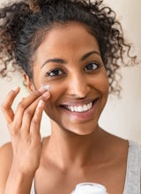 Conoce más sobre el uso de los ácidos para el cuidado de la piel y qué es lo mejor para una piel propensa al acné