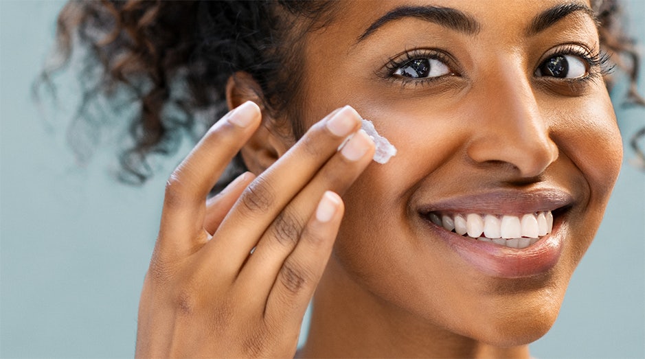 What is a Face Moisturizer & How Does It Work?